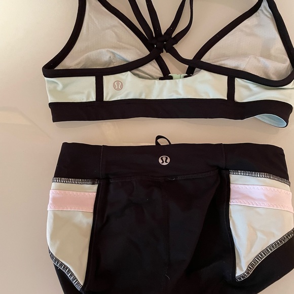 Lululemon Hot Yoga Outfit size 6 fits like a 4 - Picture 4 of 6